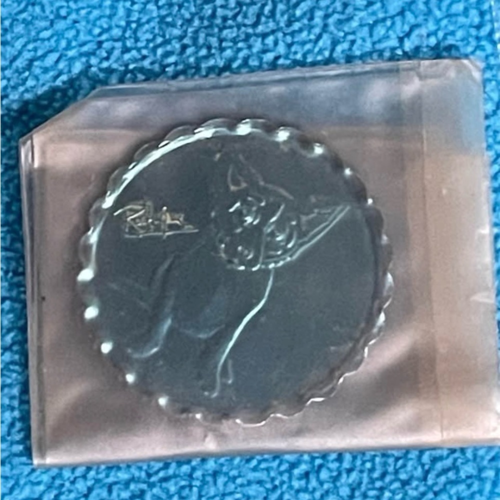 1972 VINTAGE GEORGE RODRIGUE BLUE DOG NEW ORLEANS MARDI GRAS DOUBLOON (ALUMINUM)